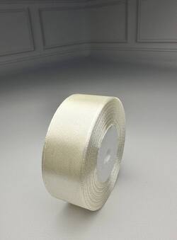 Лента атласная, цвет молочный 25МН8003, ширина 2,5 см (25мм) , моток 23 м
