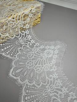 Кружево шантильи,цвет теплый белый , ширина 27 см, длина мотка 3м, АА1 фото